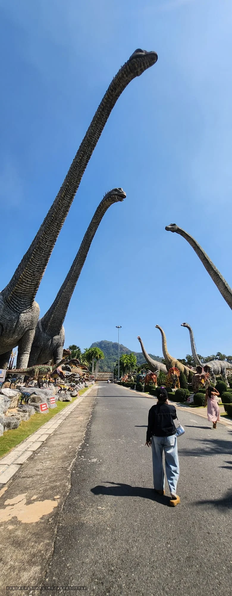 Sightseeing bus tour through the 600-acre Nong Nooch Botanical Garden
