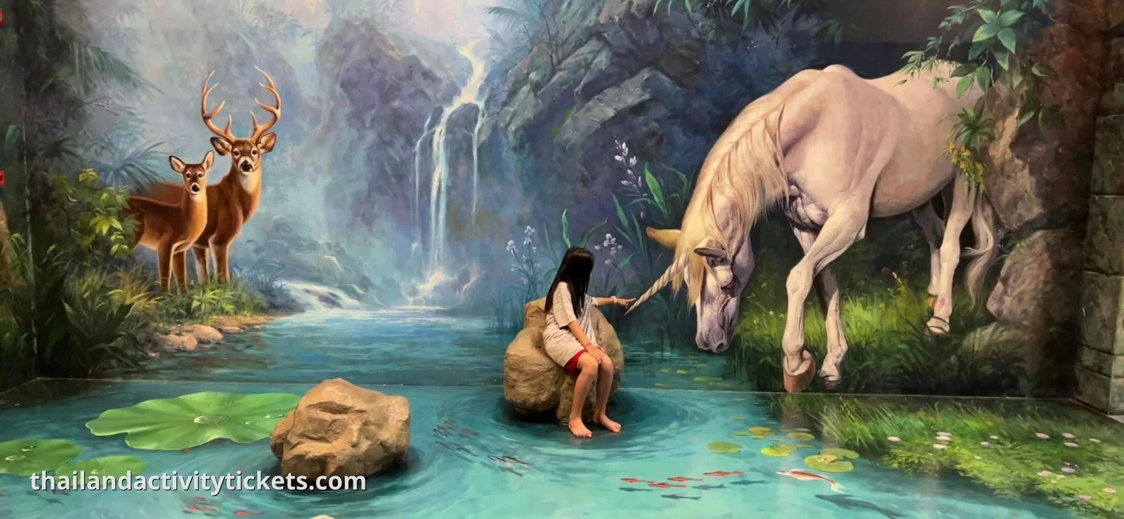 Visitors enjoying Art in Paradise Pattaya 3D photo experiences