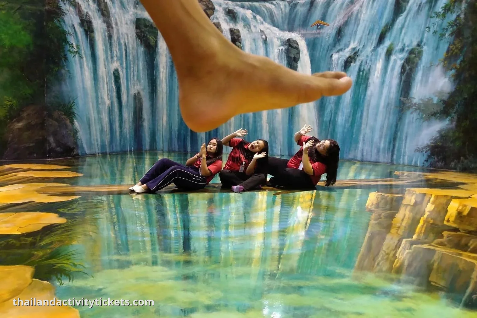 Optical illusion art exhibit Art in Paradise Pattaya Thailand