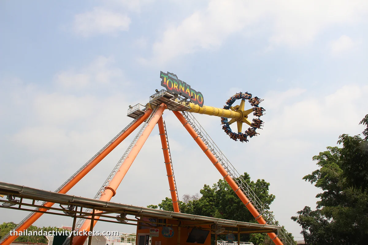 Grand Canyon ride Dream World Bangkok water attraction