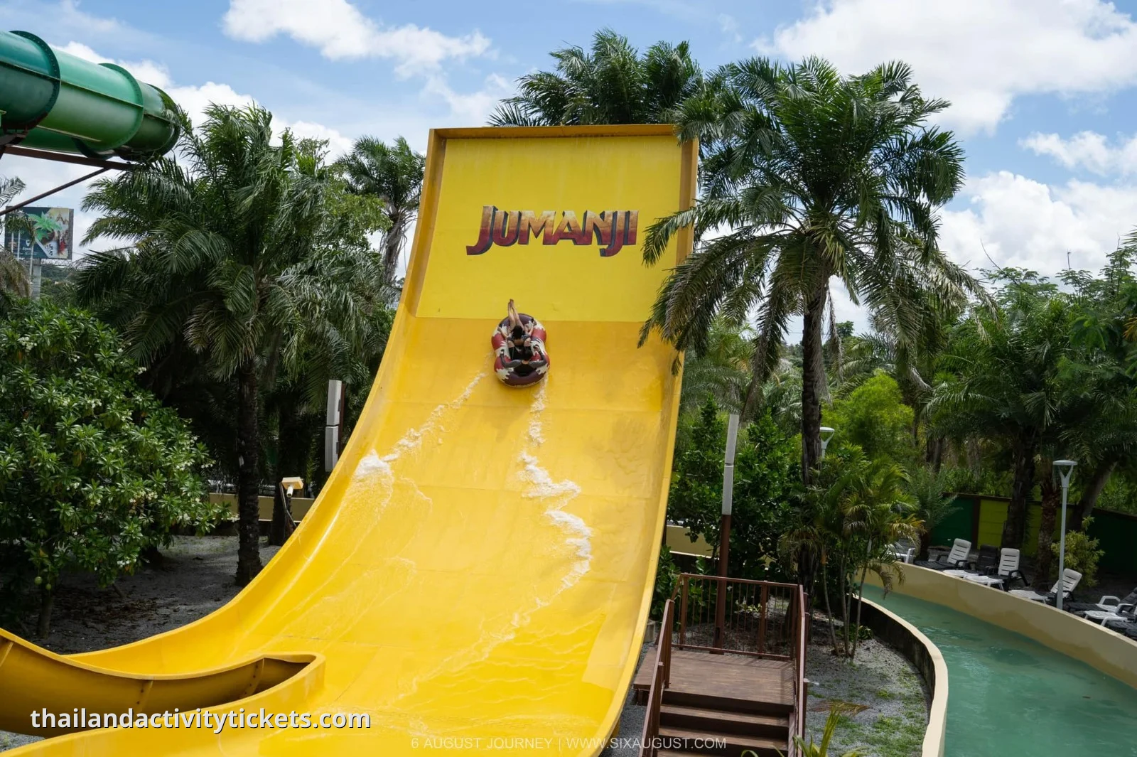 Couple relaxing at Aquaverse Pattaya water par