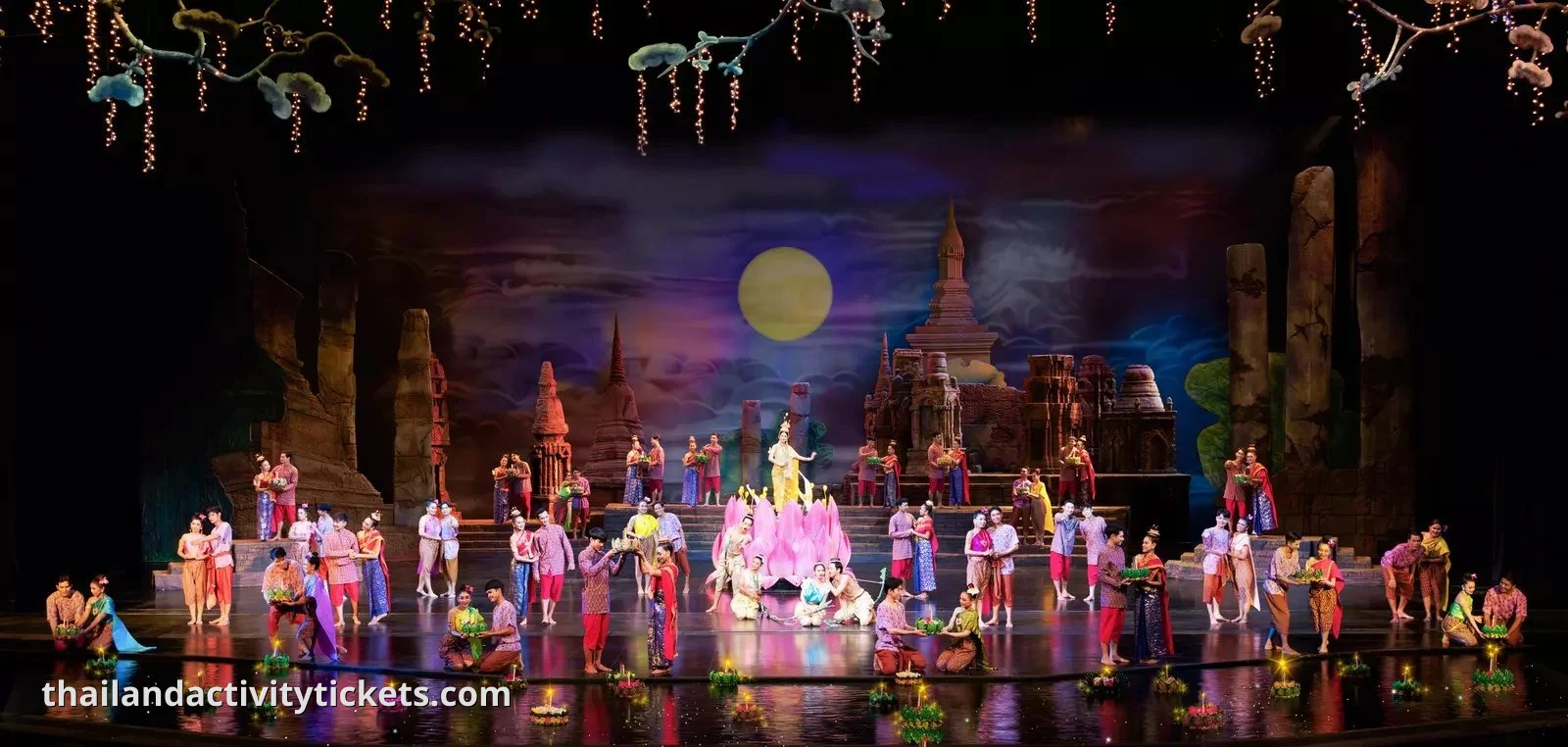 Siam Niramit Phuket buffet restaurant with Thai and international food