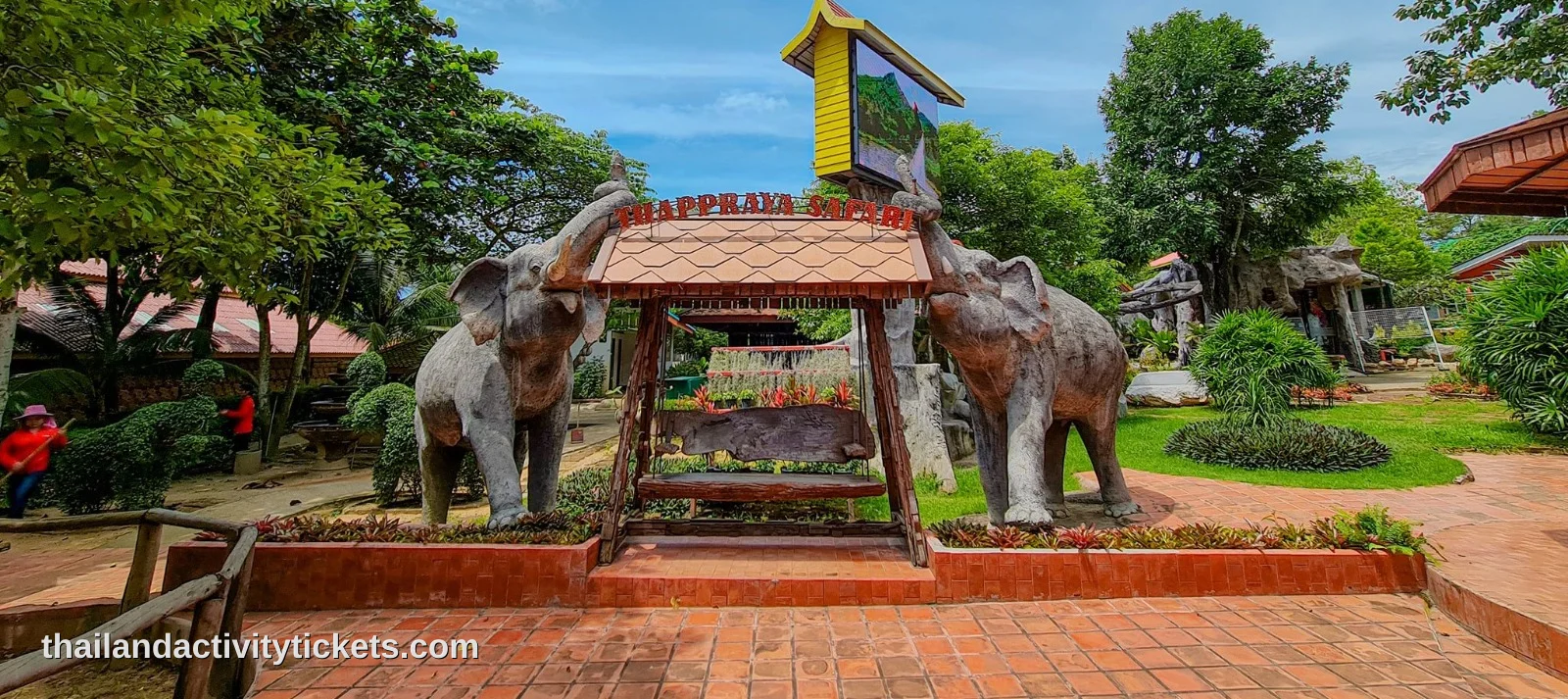 Pattaya elephant trekking tours