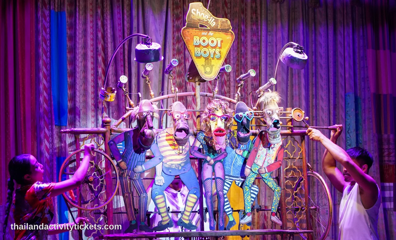 Junkyard Theatre Phuket live dinner show performance