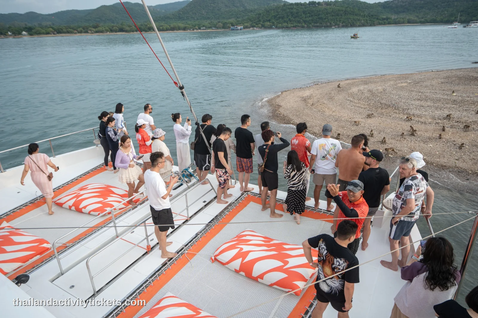 koh pai bamboo island pattaya white sand beach island hopping tour