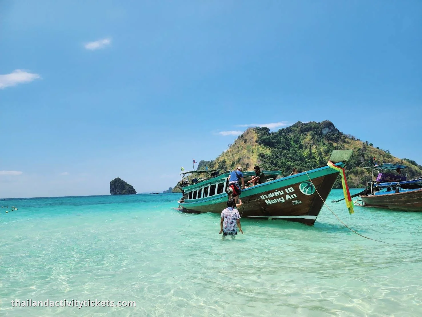 Phra Nang Cave Beach - Limestone Cliffs and Emerald Waters in Krabi