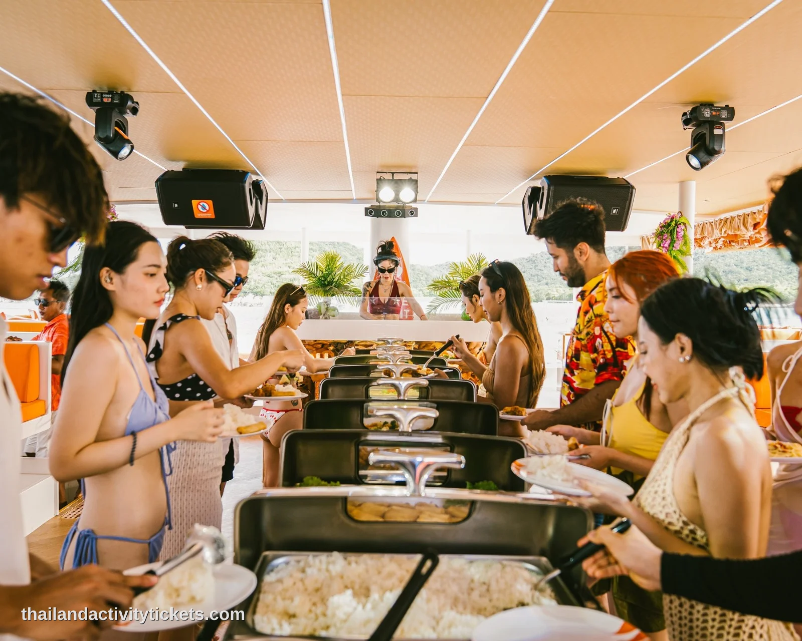 buffet lunch on pattaya catamaran tour with thai and international food