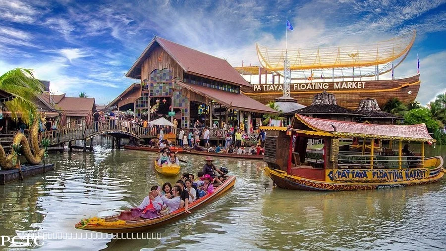 Pattaya Floating Market ticket with traditional long-tail boat ride and 40% online discount