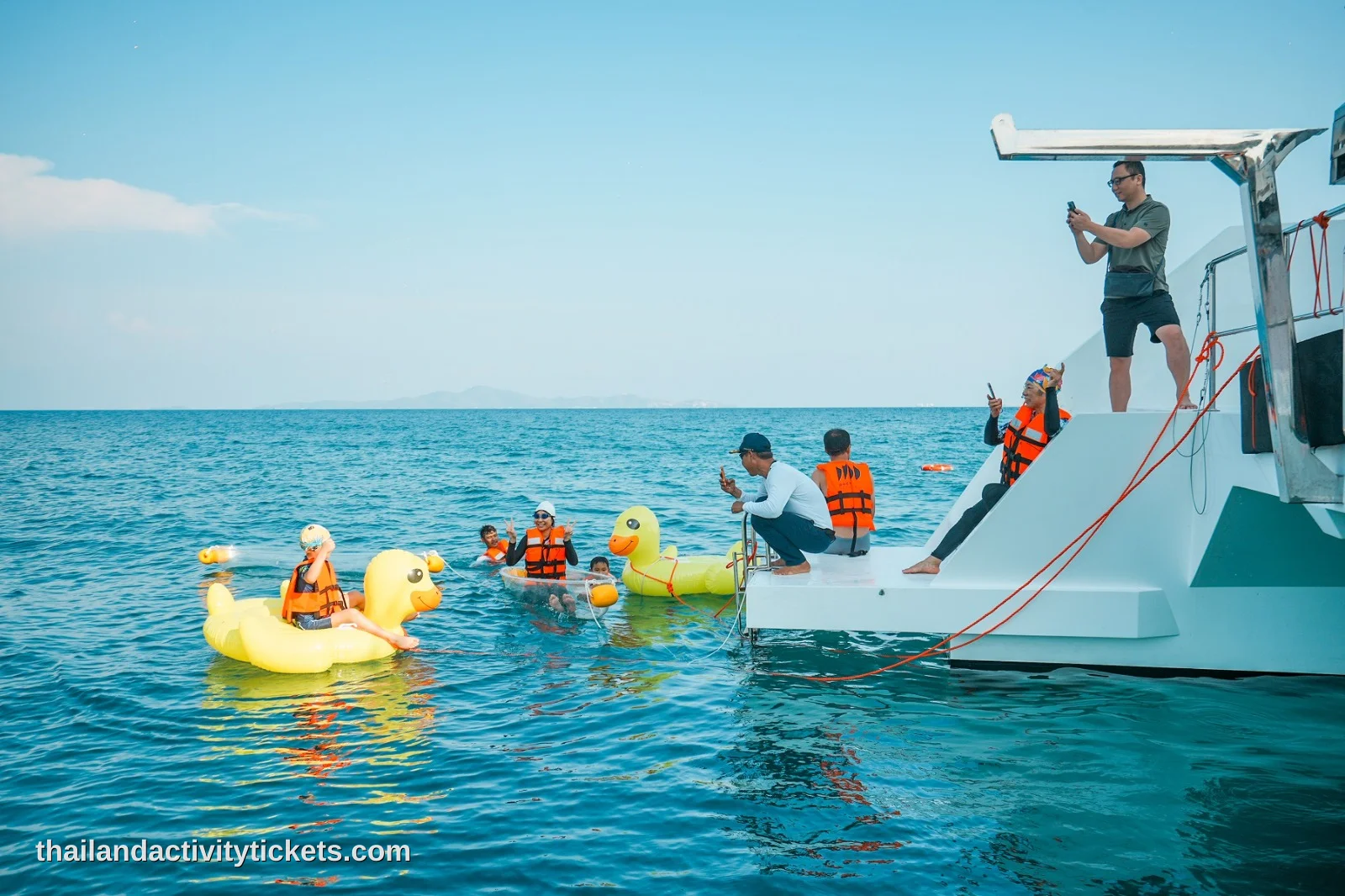 snorkeling in pattaya island hopping tour at koh rin clear water