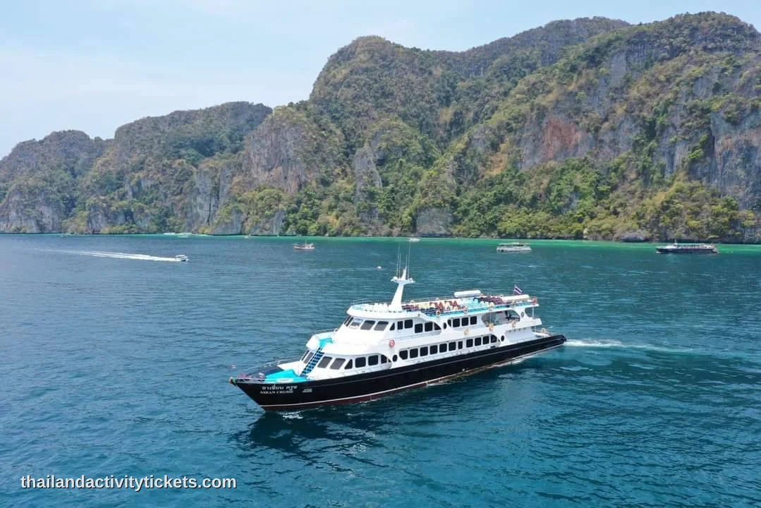Big boat cruise tour to Phi Phi Islands