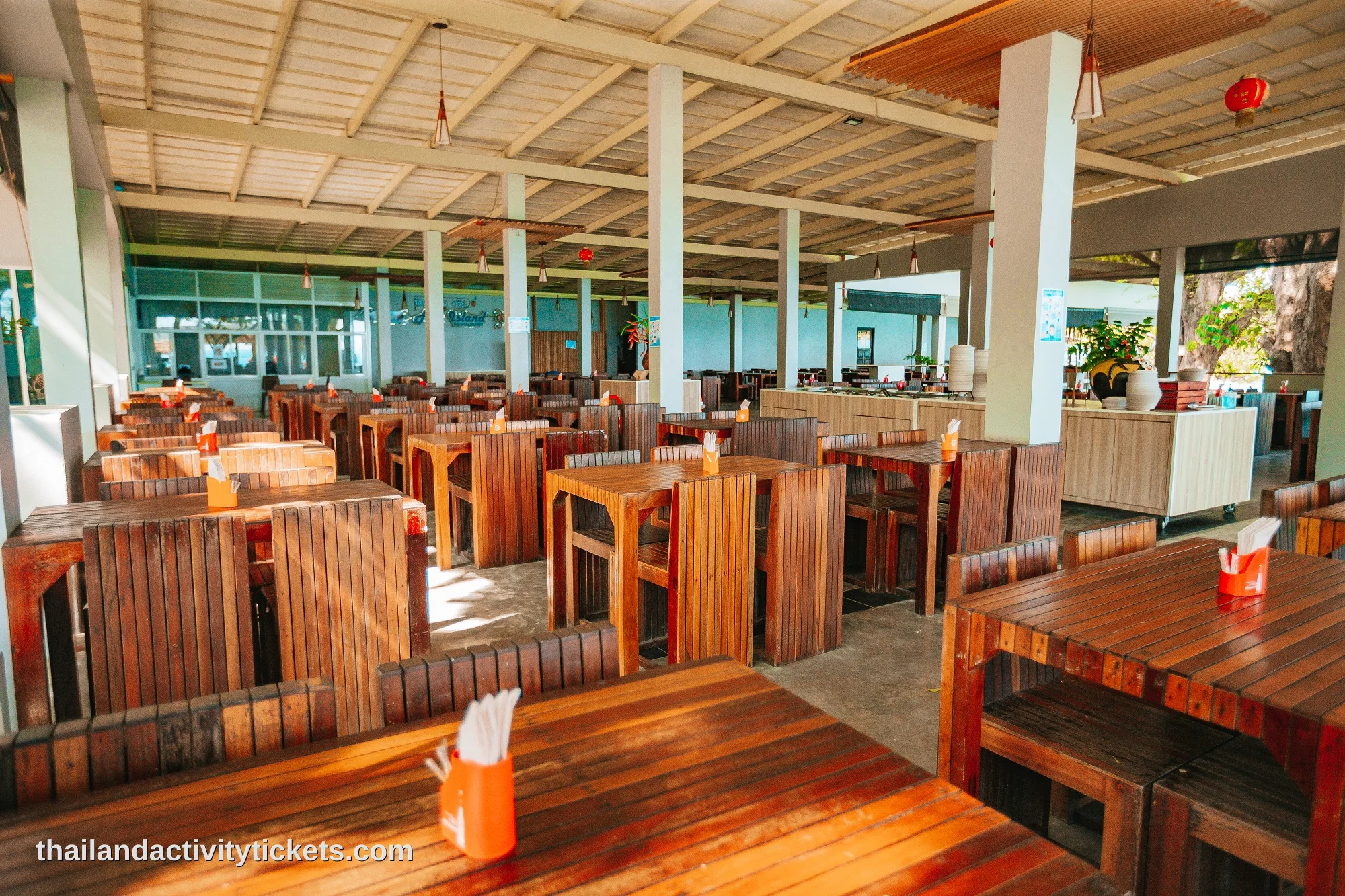 Buffet lunch during Phuket island tour