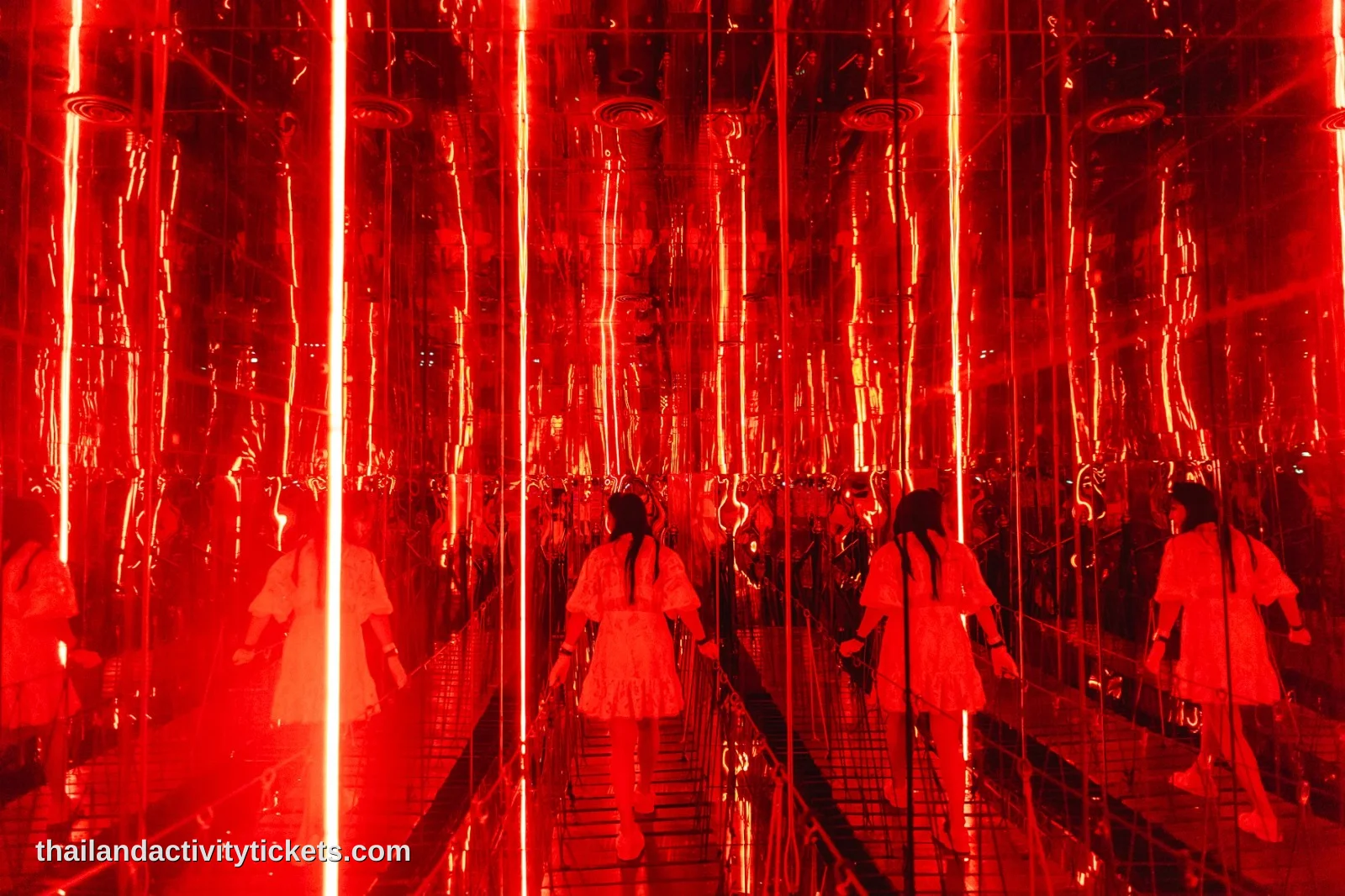 LED Infinity Maze with mirrors and lights at Ripley’s Pattaya indoor attraction