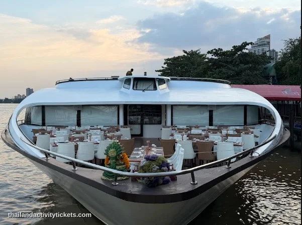Chao Phraya River night sightseeing cruise