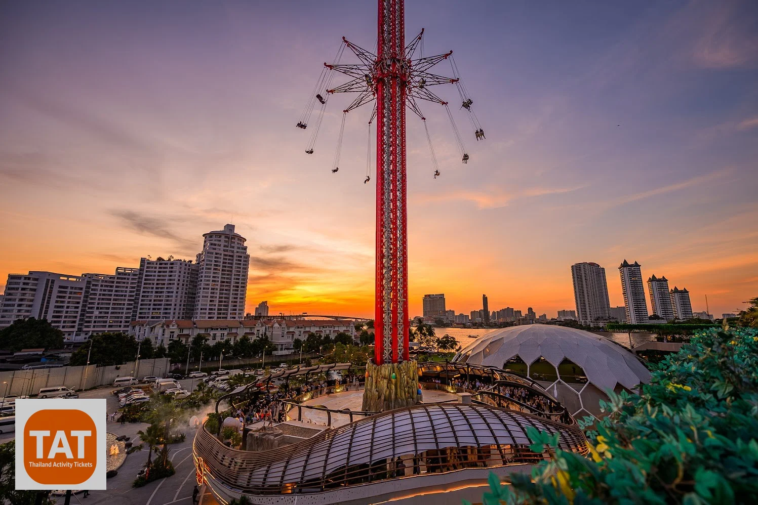 Skyflyers Wings of Garudapterus giant swing ride at Asiatique Bangkok