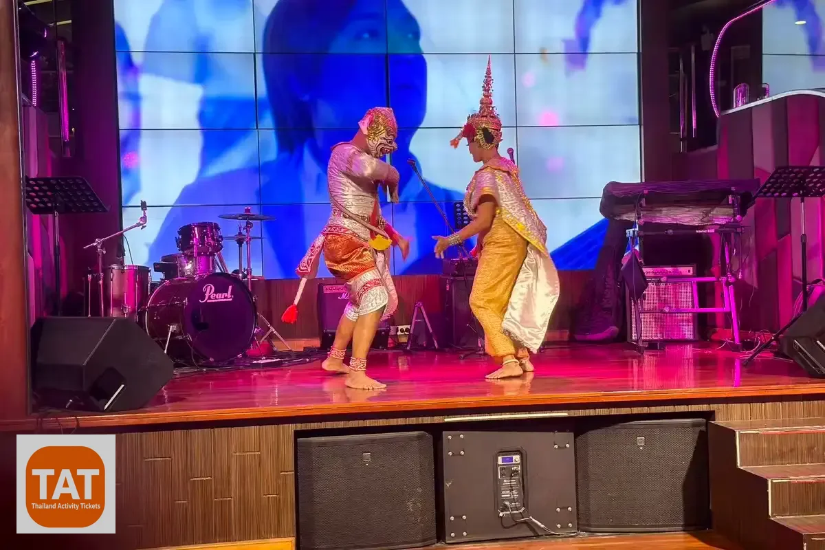 Dockside Thai traditional dance welcome at River City Pie